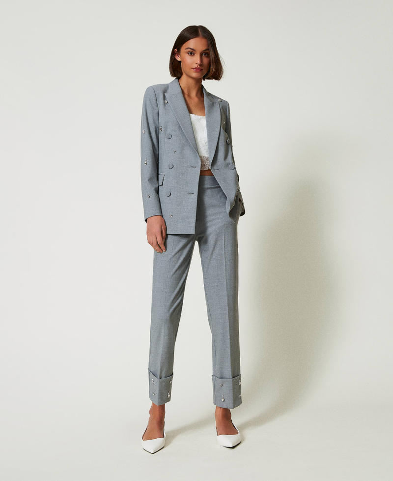 Blazer con bordados a mano