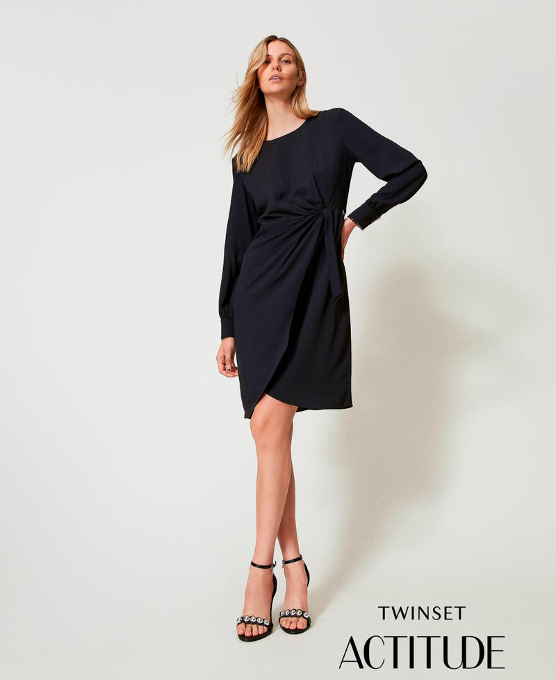 Robe courte en cr&ecirc;pe de Chine recycl&eacute;
