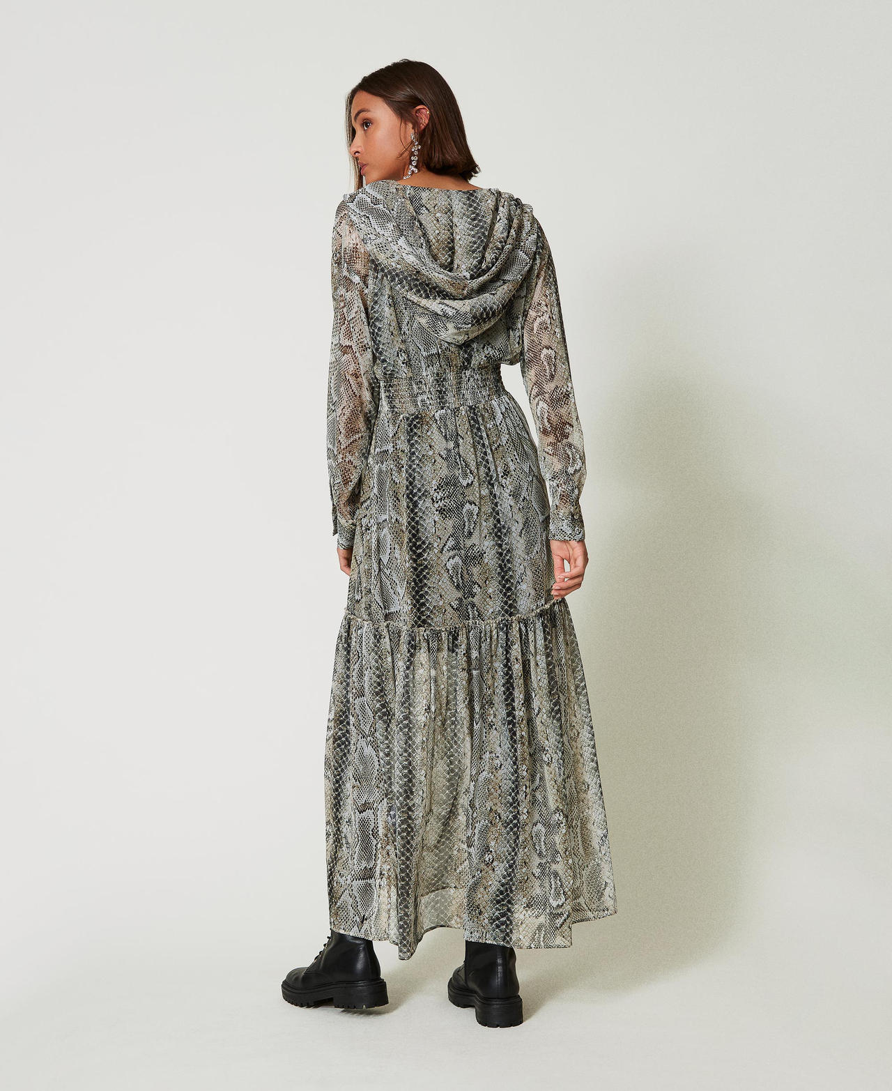Long creponne dress with snake print