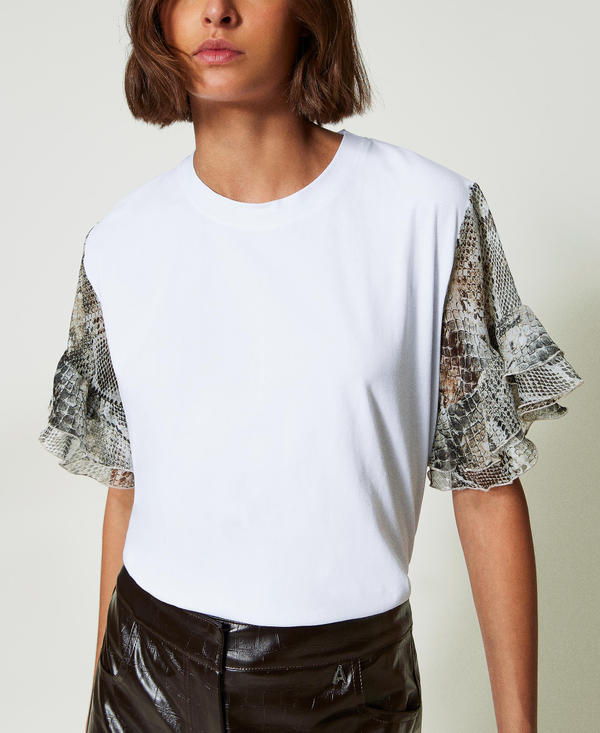 T-shirt with snake print sleeves