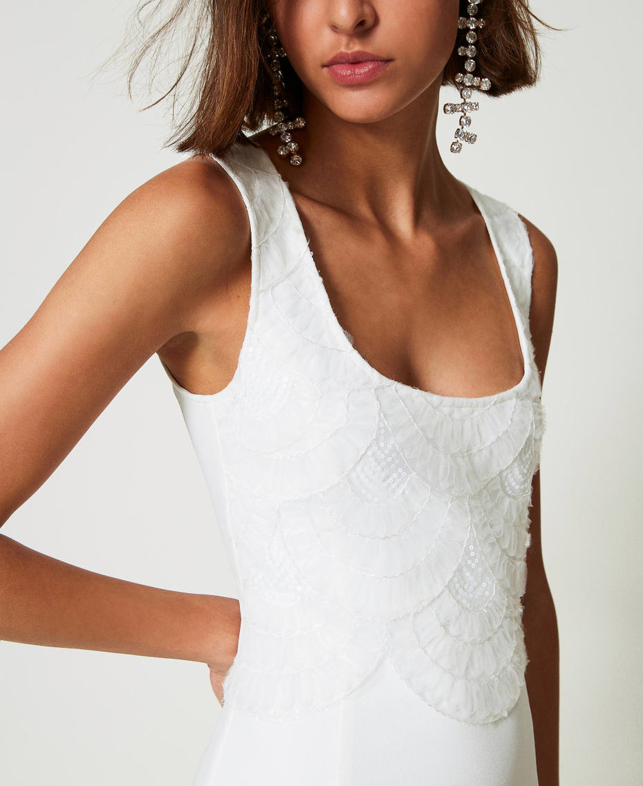 Midi cr&ecirc;pe dress with embroidery