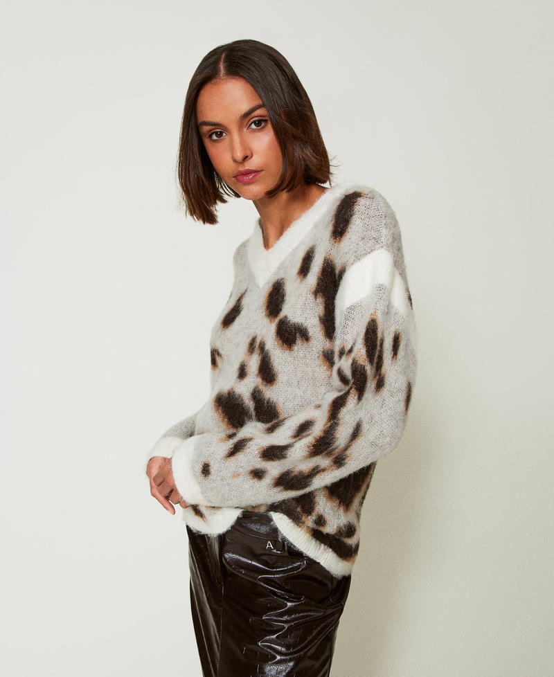 Animal print wool blend jacquard jumper White / Mol&egrave; Cow Jacquard Woman 242AP3102_11866_02