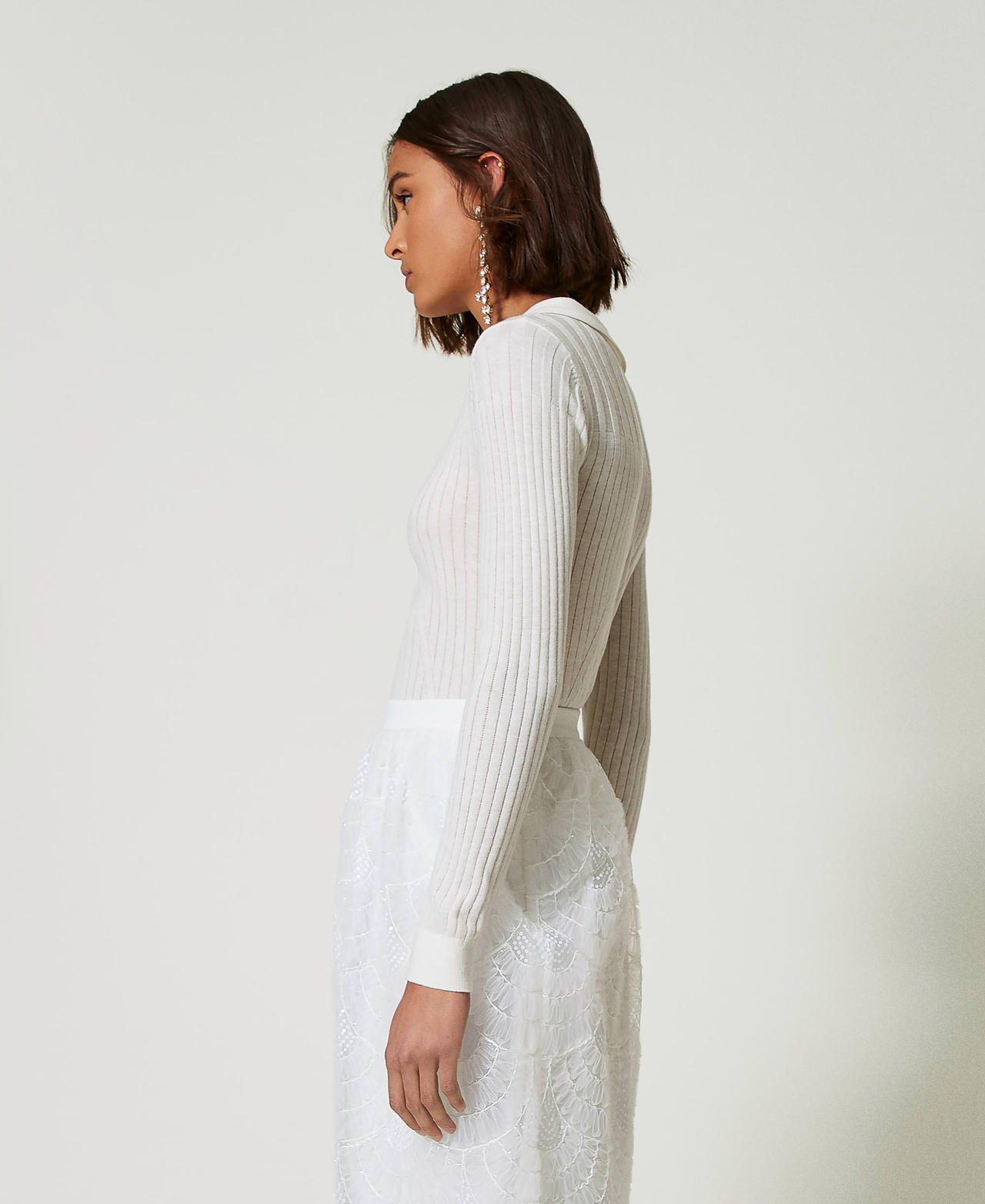 Pull c&ocirc;tel&eacute; avec broderie Cr&egrave;me White Femme 242AP3161_00733_02