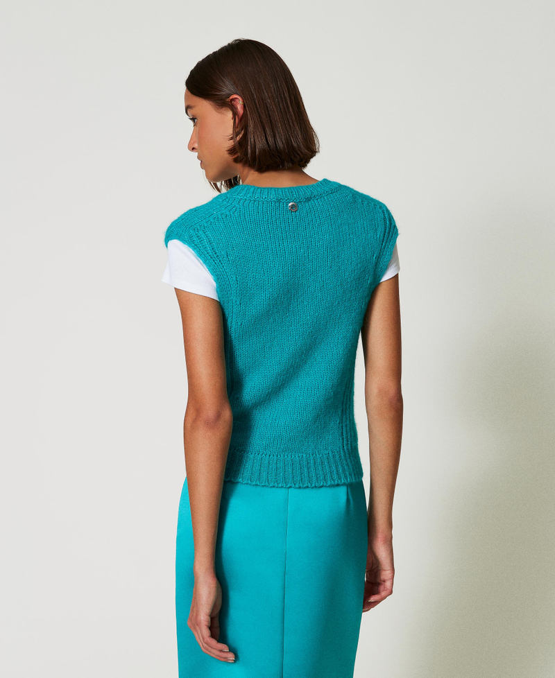 Seamless wool blend sleeveless jumper