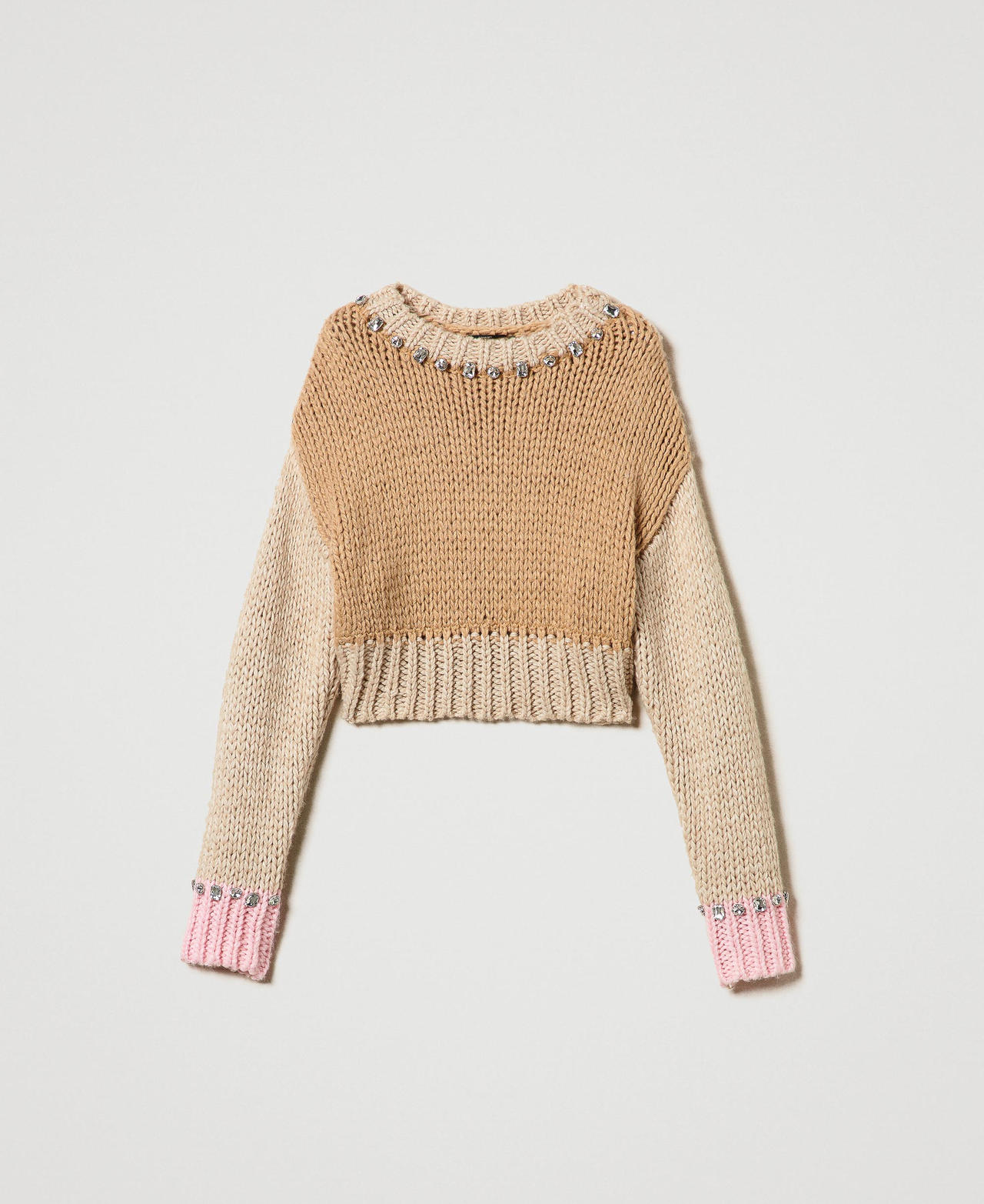 Maglia color block con ricami a mano