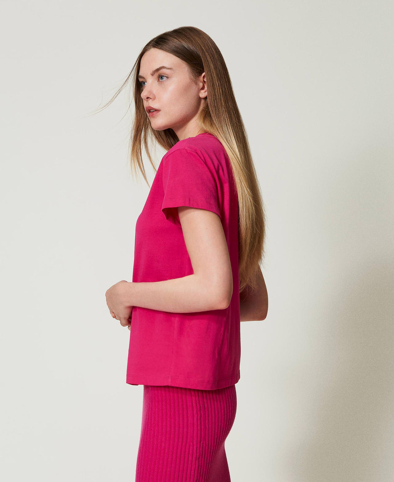 T-Shirt mit aufgestickten Fransen Super Pink Frau 242AT2051_11962_03