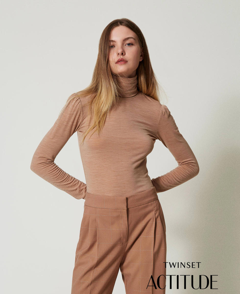 Slim fit turtleneck shirt outlet