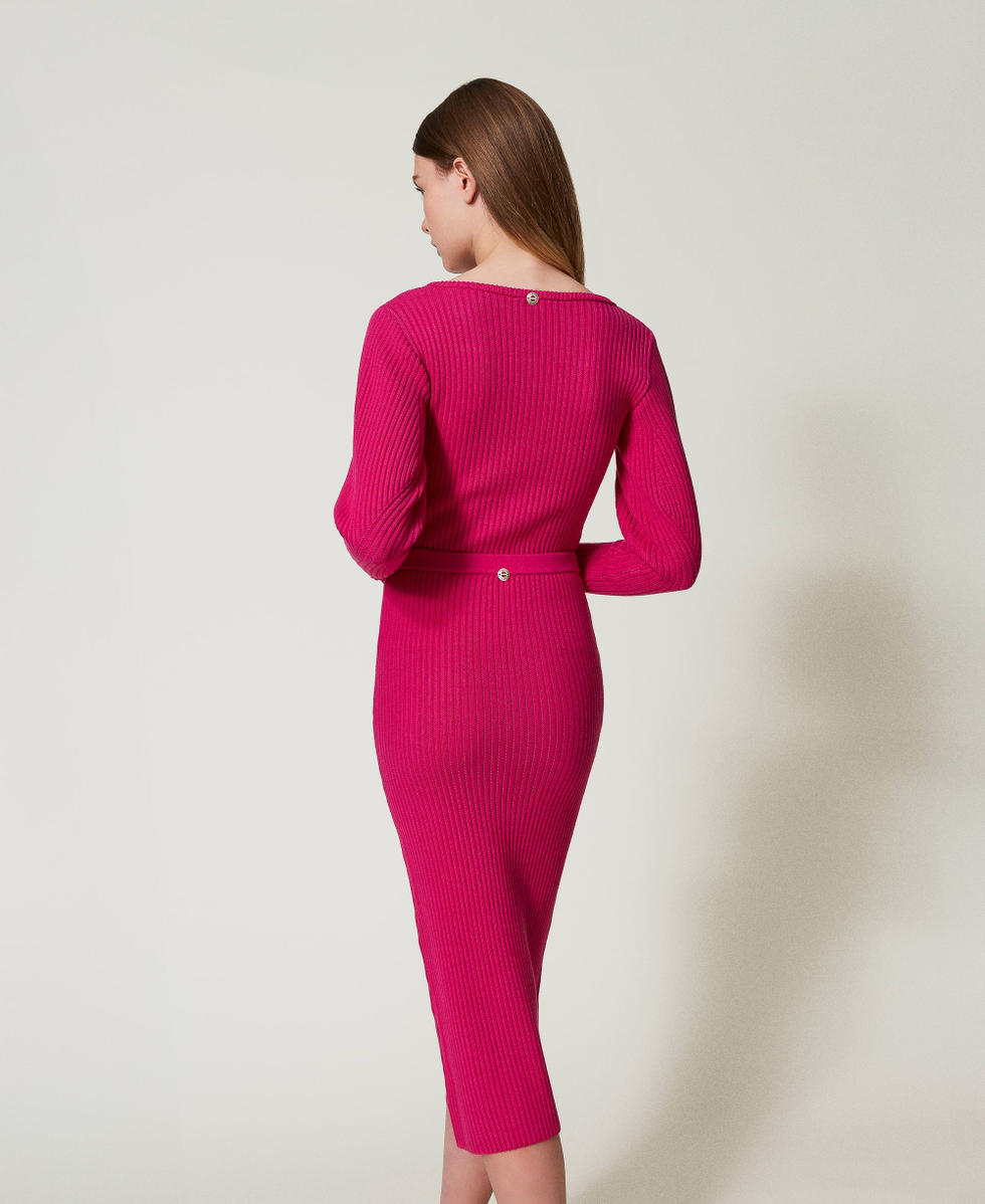 Geripptes Strickkleid in Midil&auml;nge Super Pink Frau 242AT3171_11962_03