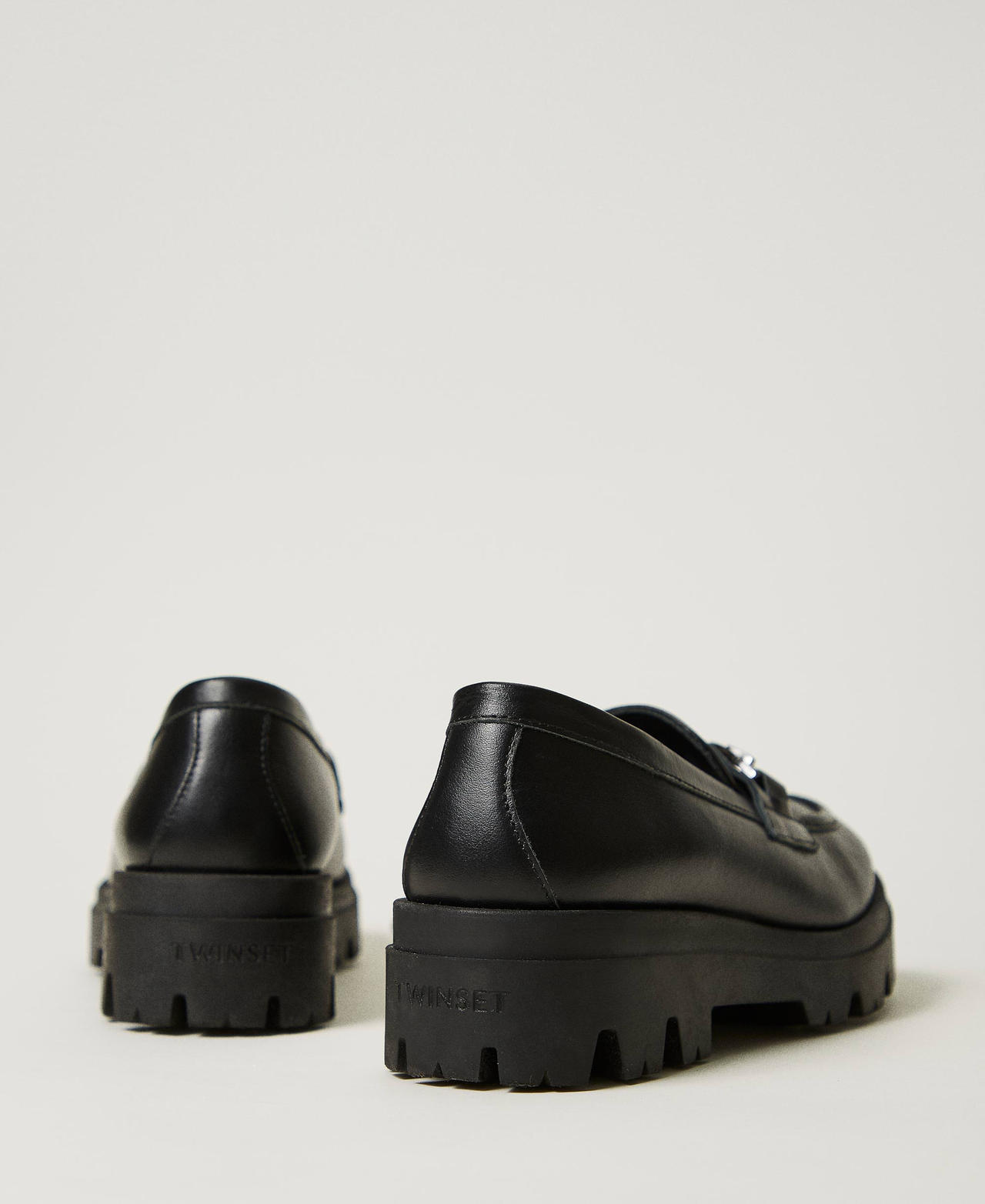 Leather loafers with Oval T Black Girl 242GCJ020_00006_03