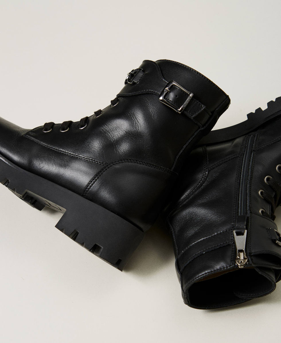 Anfibi in pelle con cinturino Nero Bambina 242GCJ030_00006_03