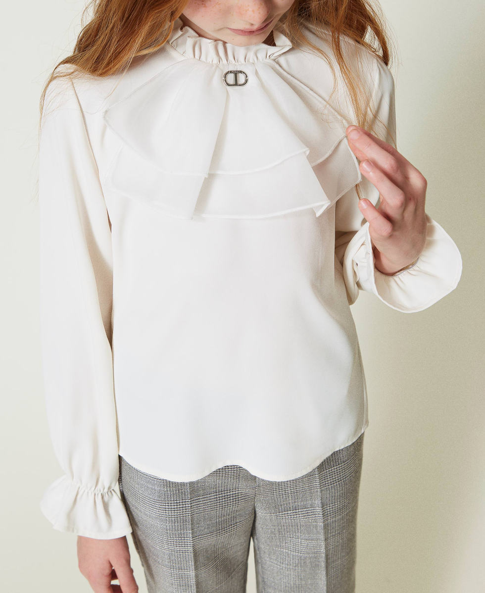 Blusa in cr&ecirc;pe de Chine con jabot Off White Bambina 242GJ2132_00526_04