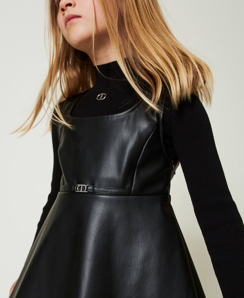 Robe courte avec boucle Oval T