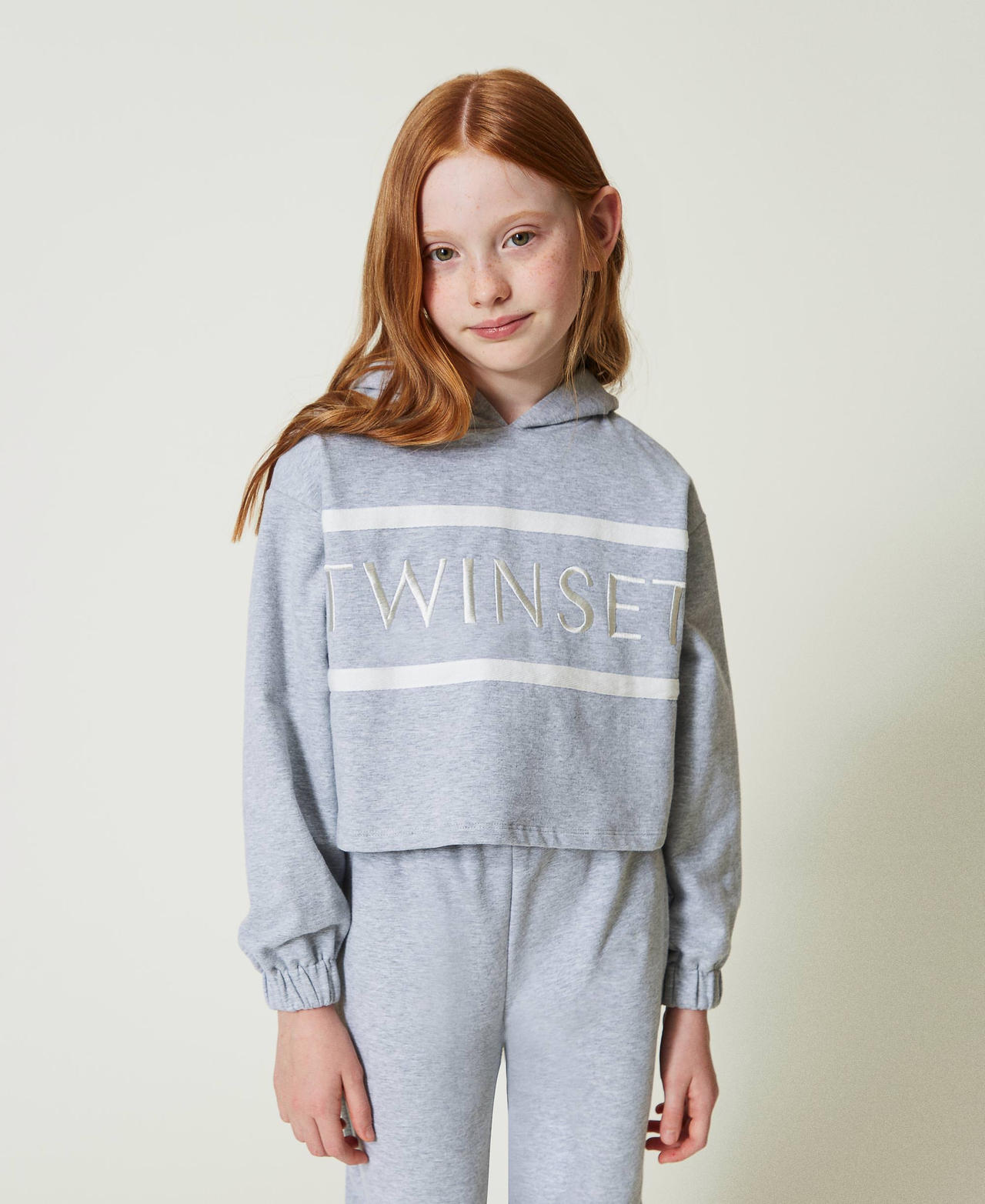 Sweat-shirt cropped avec logo brod&eacute; Gris M&eacute;lang&eacute; Clair Fille 242GJ2333_11834_01