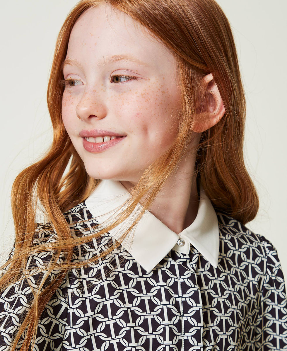 Blouse en cr&ecirc;pe de Chine avec imprim&eacute; Imprim&eacute; Oval T Cha&icirc;ne Fille 242GJ2441_11830_04