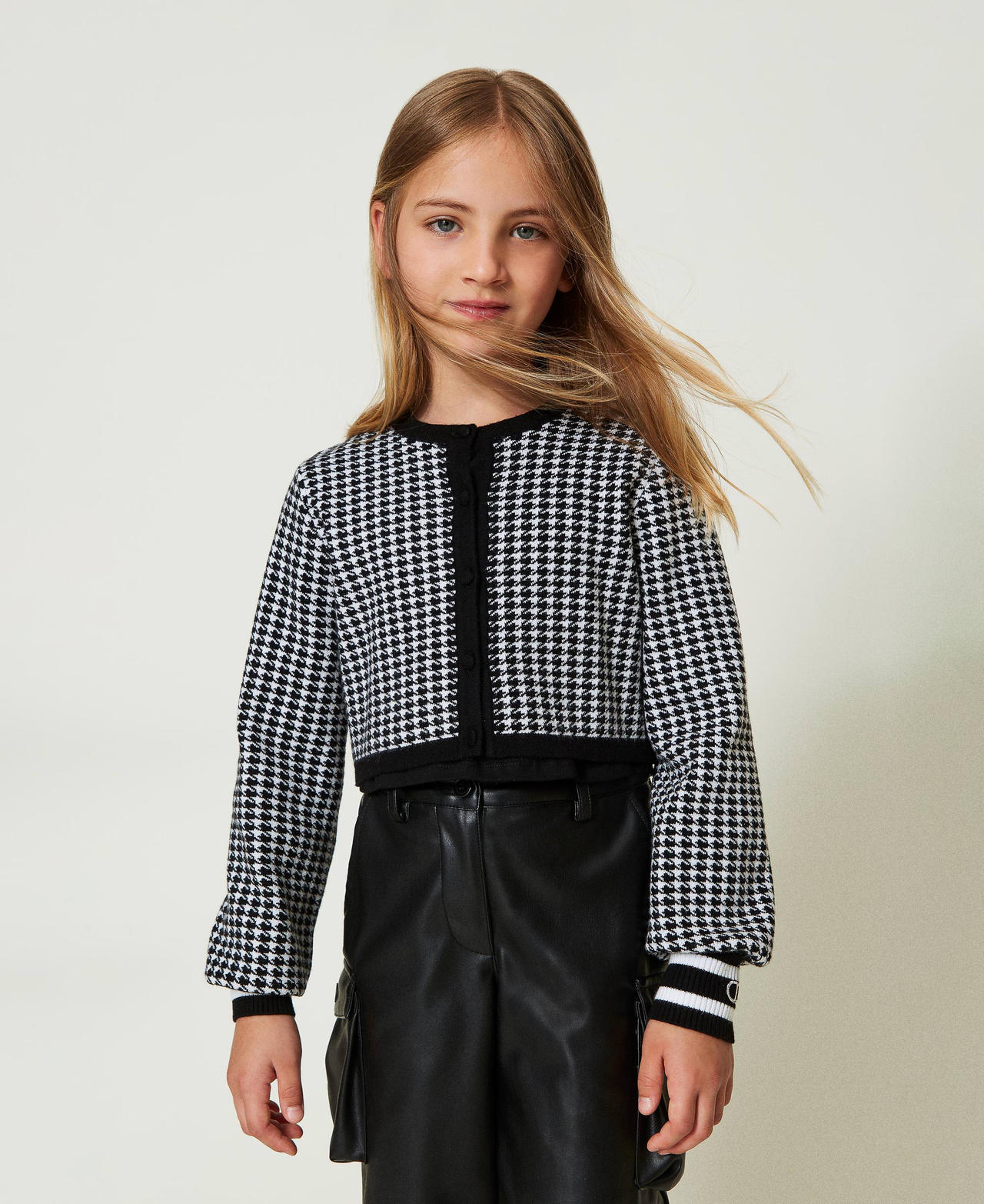 Jacquard knit jacket with houndstooth pattern Bicolour Off White / Black Girl 242GJ3100_02722_02