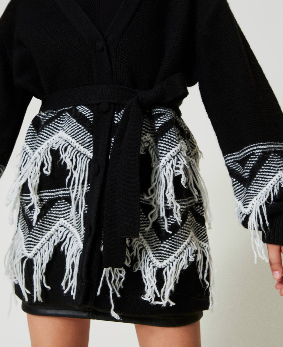 Abrigo de punto de mezcla de lana con flecos