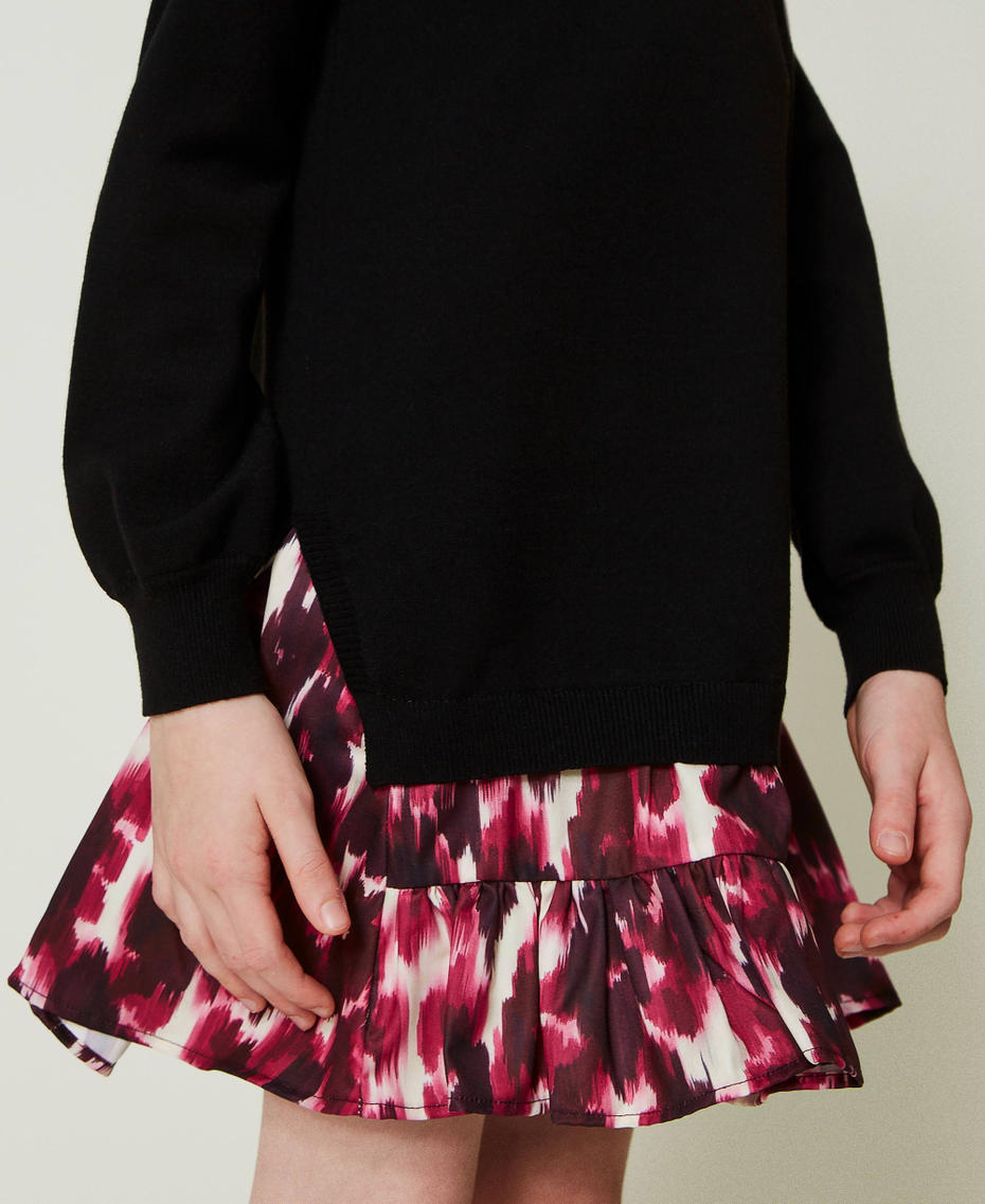 Short knit dress with printed insert