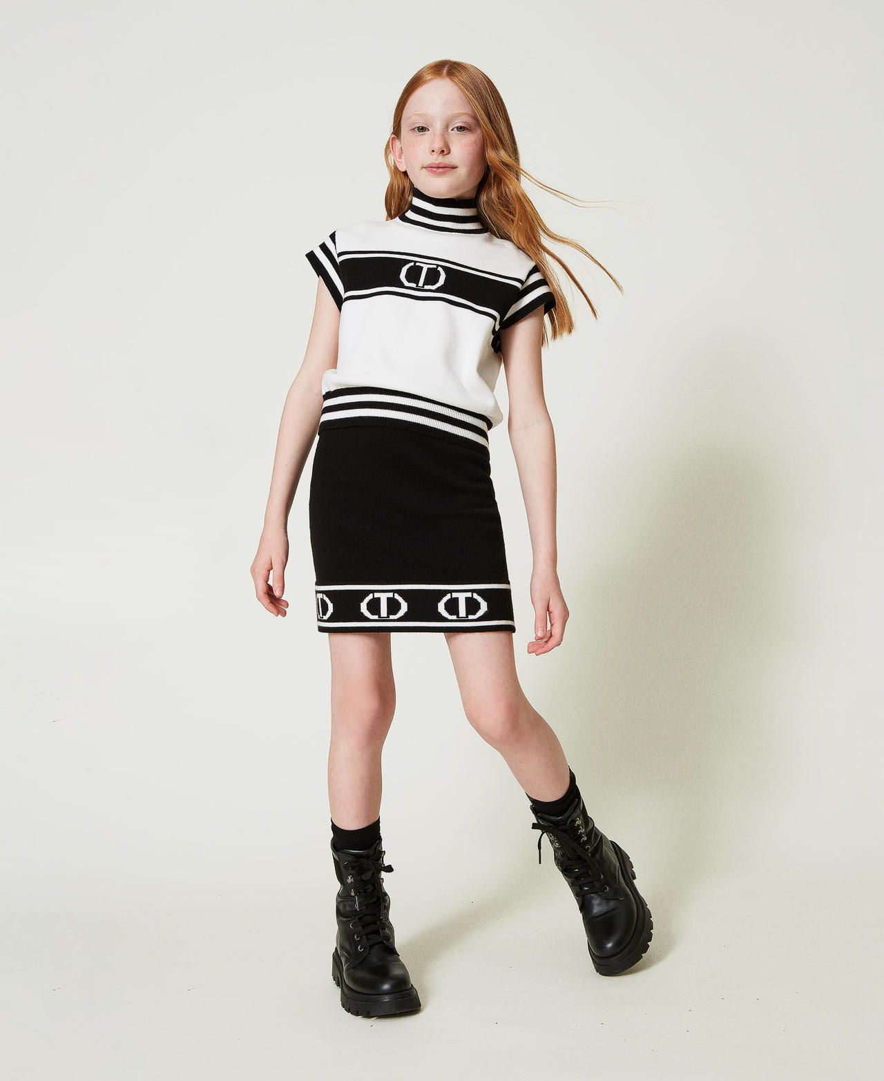 Turtleneck jumper with jacquard Oval T Bicolour Off White / Black Girl 242GJ3165_02722_01