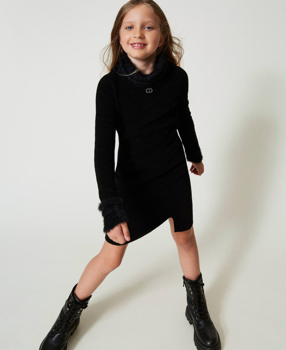 Robe courte en maille effet fourrure