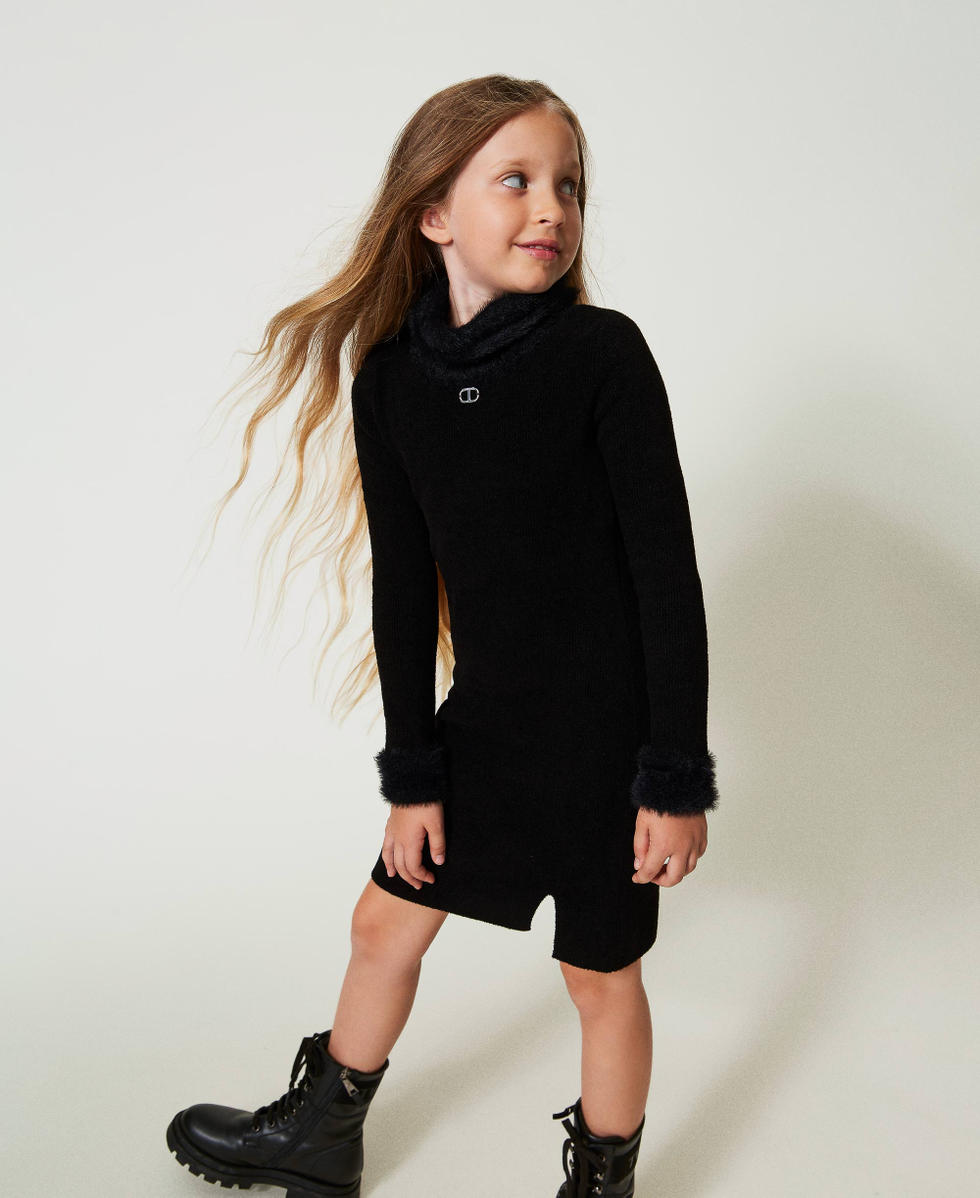 Robe courte en maille effet fourrure