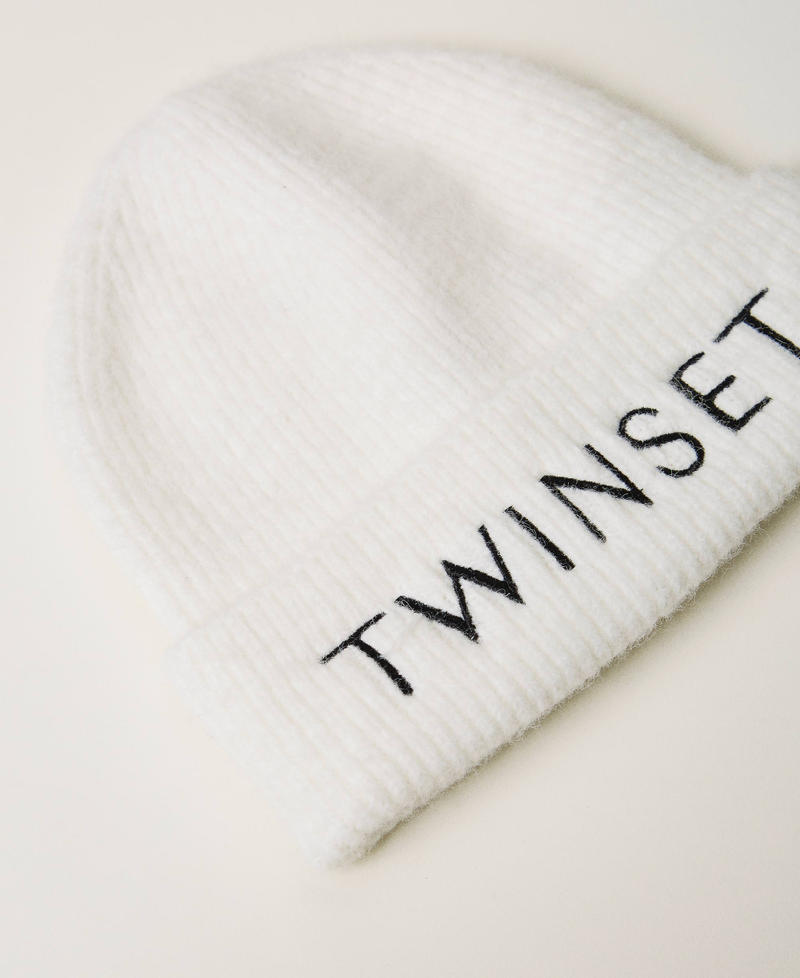 Strickm&uuml;tze mit Sticklogo Mattwei&szlig; M&auml;dchen 242GJ5053_00526_02