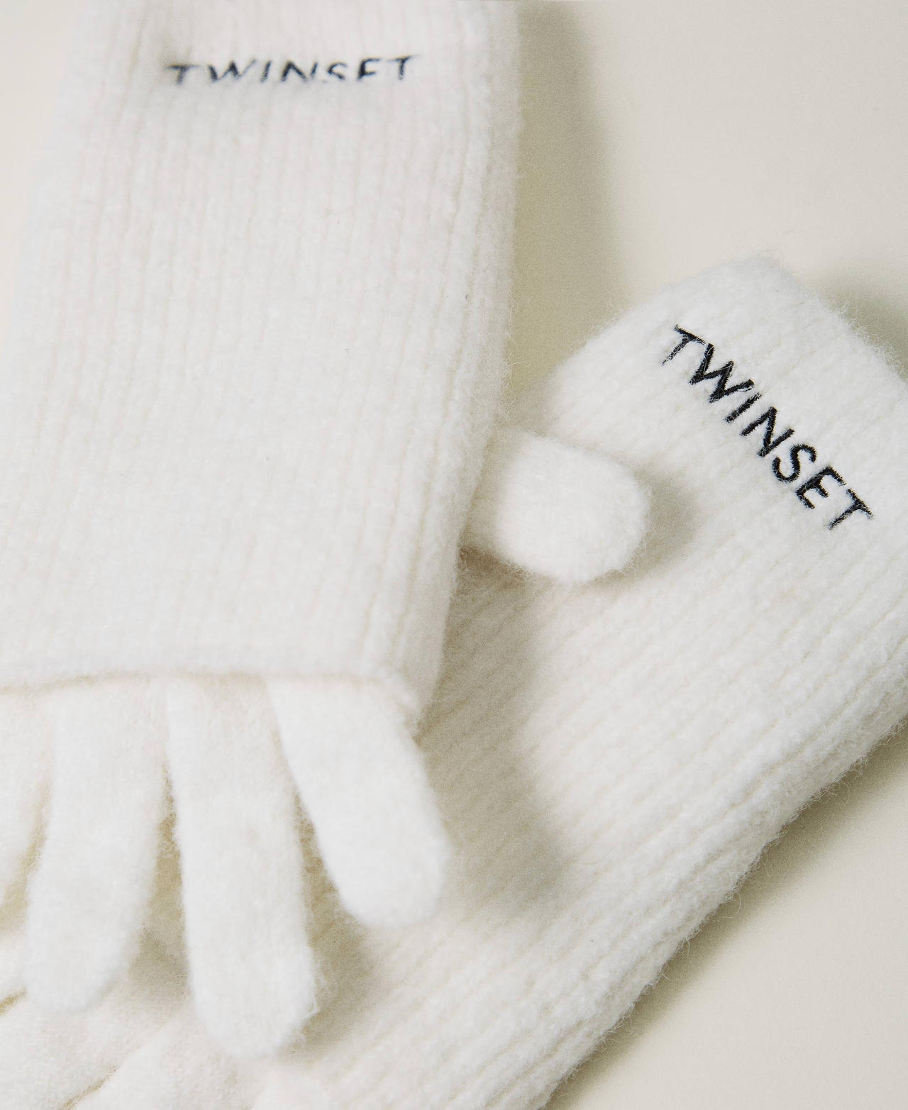 Scee by twin set Set guanti in maglia con ricamo logo