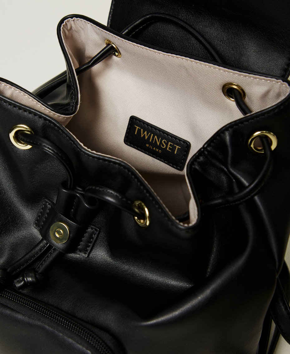 Zaino con tasca e Oval T