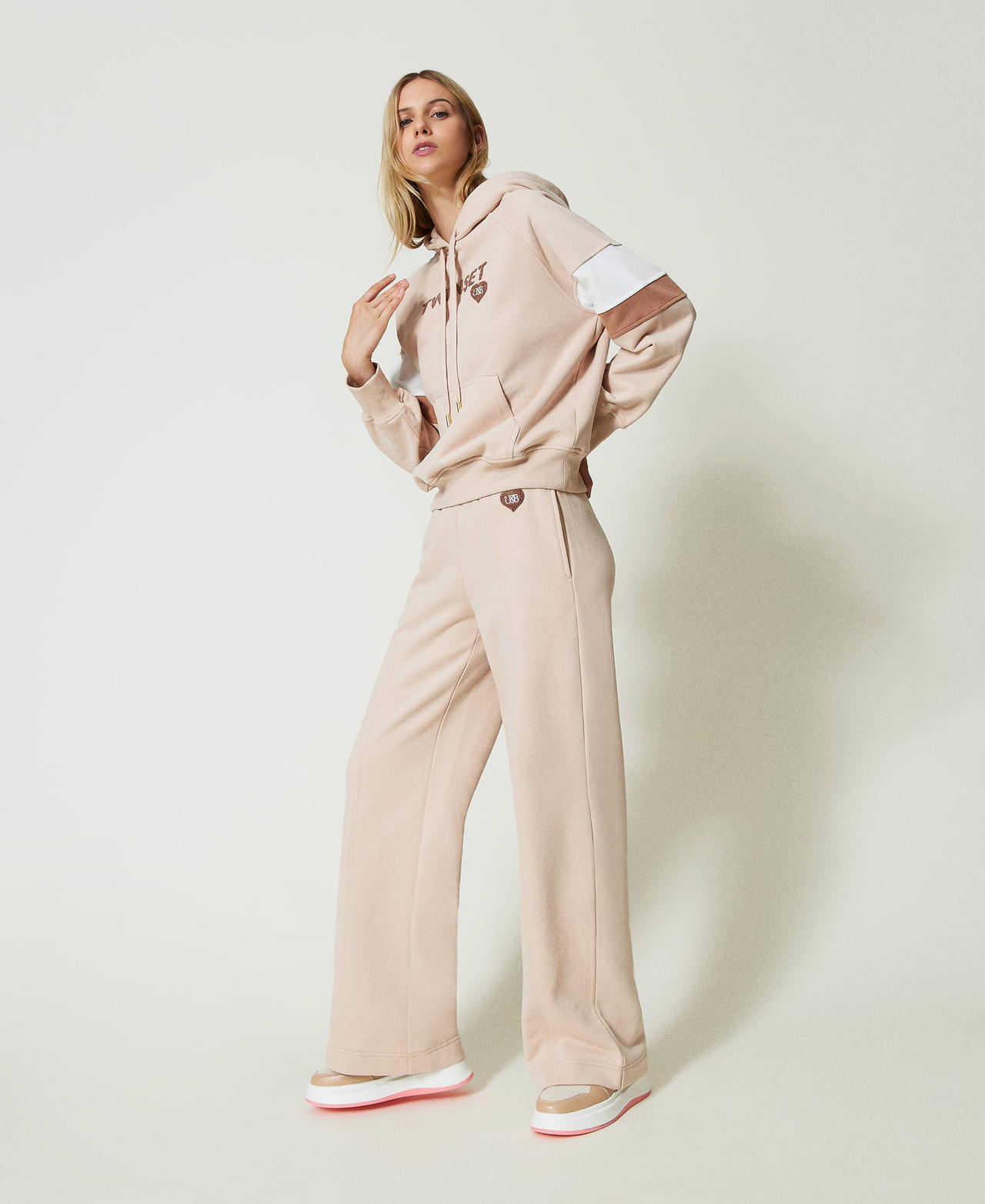 Hoodie and palazzo trousers Multicolour Caramel Camel / Les Beiges / Mother-of-pearl Woman 242LI2CLL_11806_02