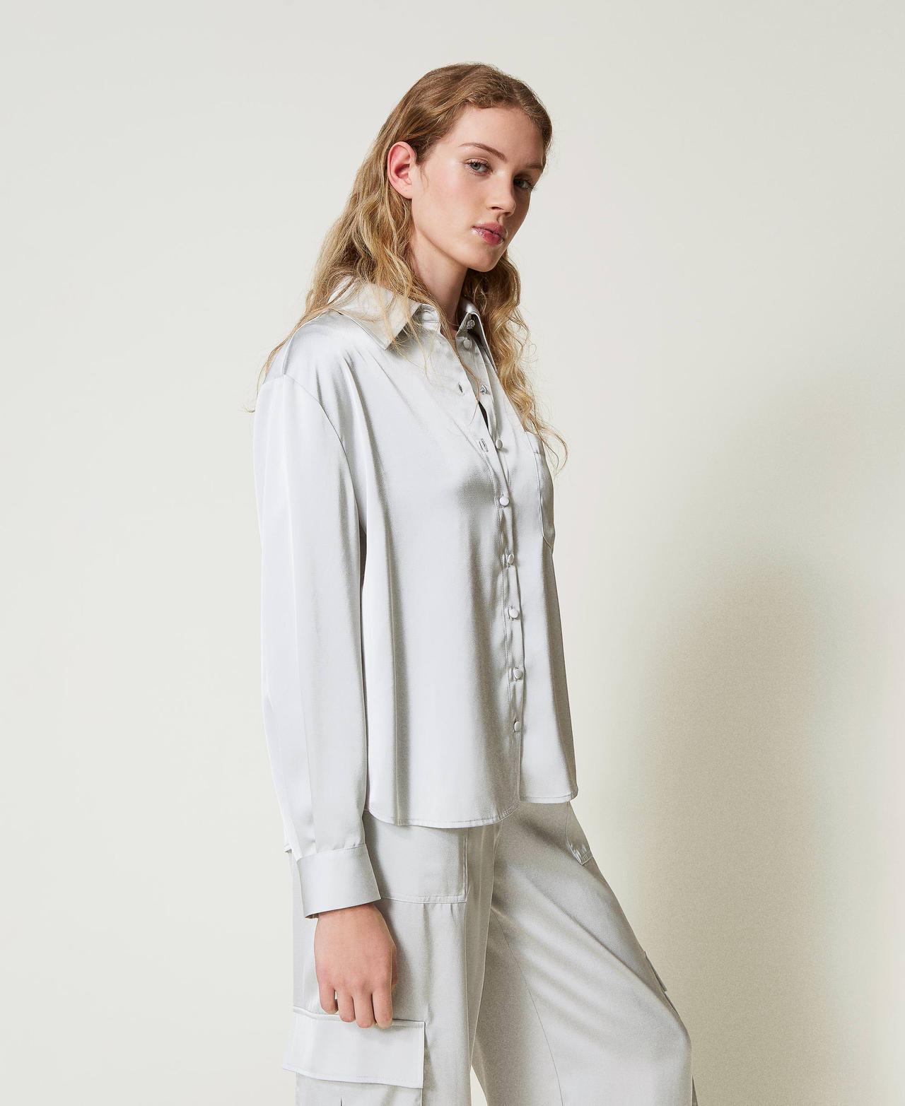 Camicia in raso con bottone gioiello Silver Donna 242LI2HHH_11813_02