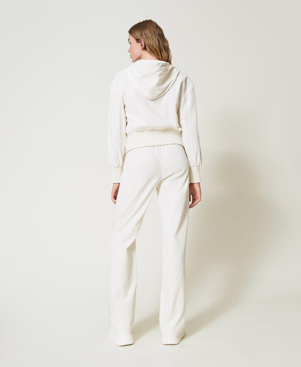 Pantal&oacute;n ancho de terciopelo