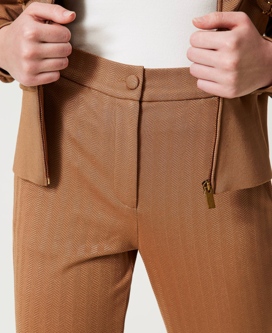 Pantal&oacute;n de tejido scuba de jacquard Caramel Camel Mujer 242LI2RBB_11718_04