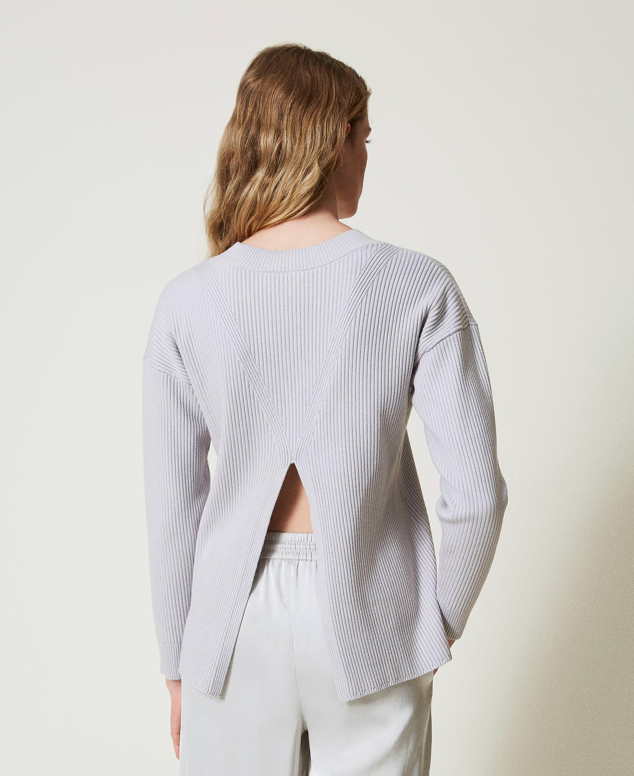 Gerippter Pullover mit Schlitz Silber Frau 242LI3CAA_11813_03