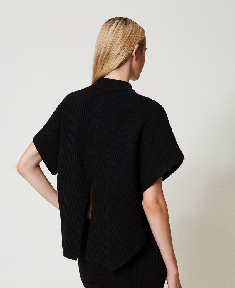 Poncho-Pullover mit Rippenmuster Schwarz Frau 242LI3CEE_00006_06