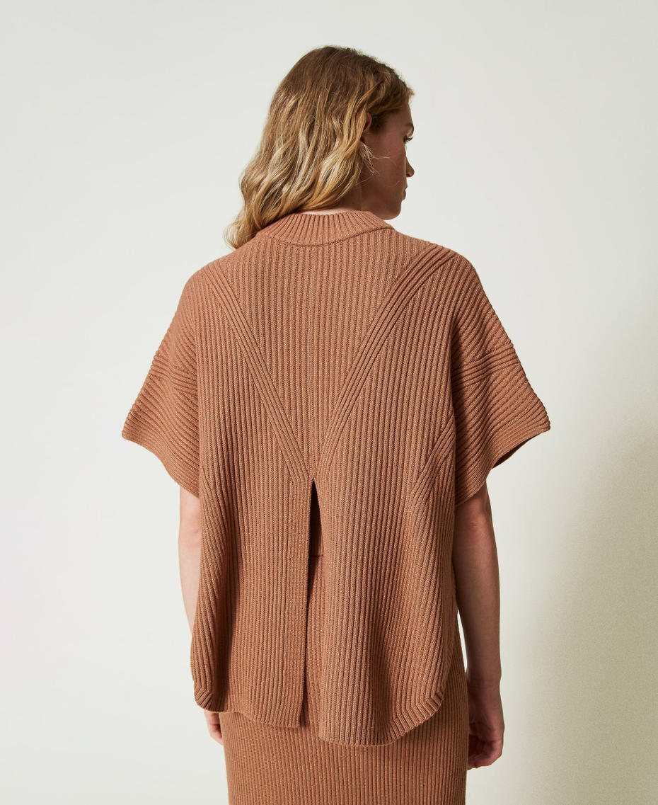 Poncho-Pullover mit Rippenmuster Kamel-Karamell Frau 242LI3CEE_11718_06