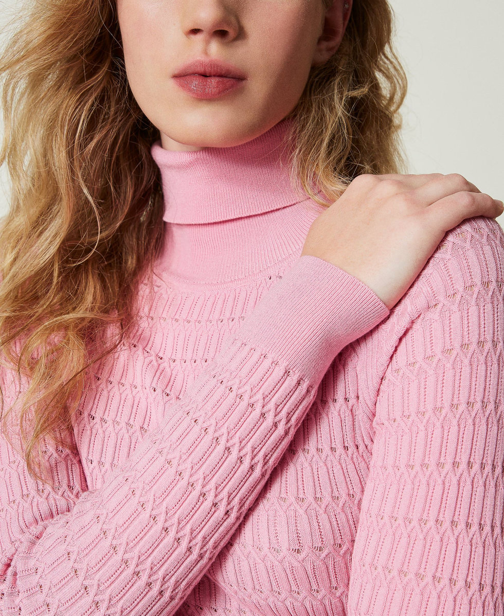 Pink fitted jumper 2025