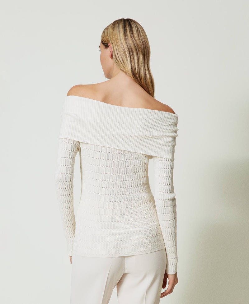 Figurbetonter Off-Shoulder-Pullover