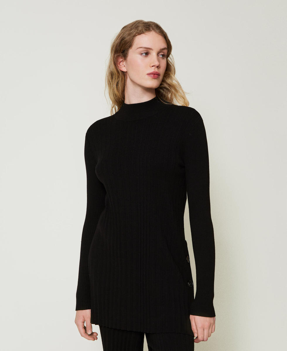 Maxi-Plisseepullover mit Kn&ouml;pfen Schwarz Frau 242LI3UBB_00006_02