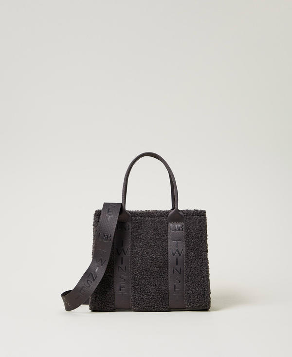 Faux fur shopper bag