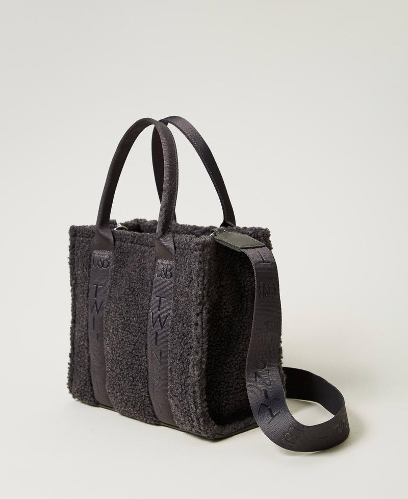 Faux fur shopper bag