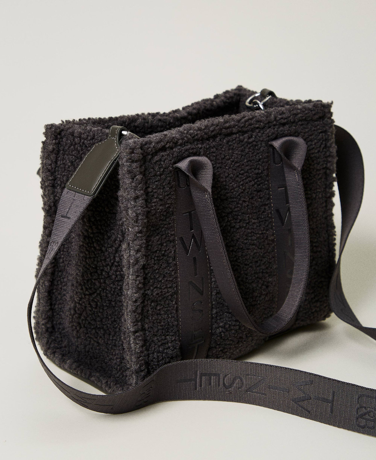 Faux fur shopper bag