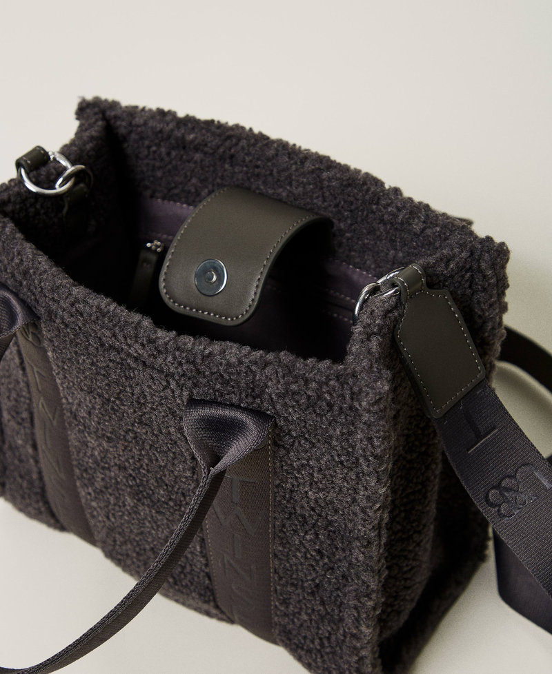 Faux fur shopper bag