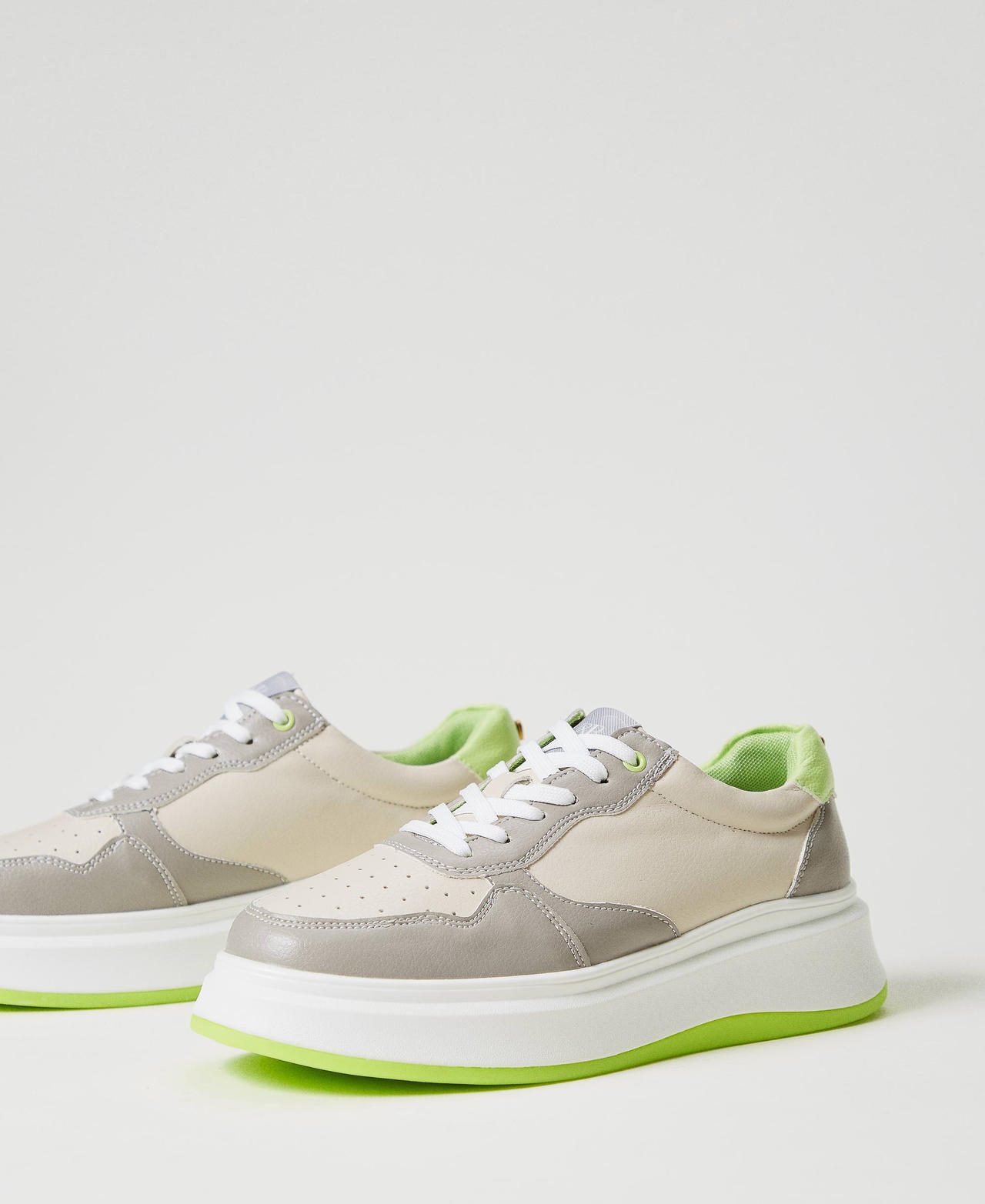 Colour block trainers Two-tone Optical White / Soft Lime Green Woman 242LIP010_11741_02