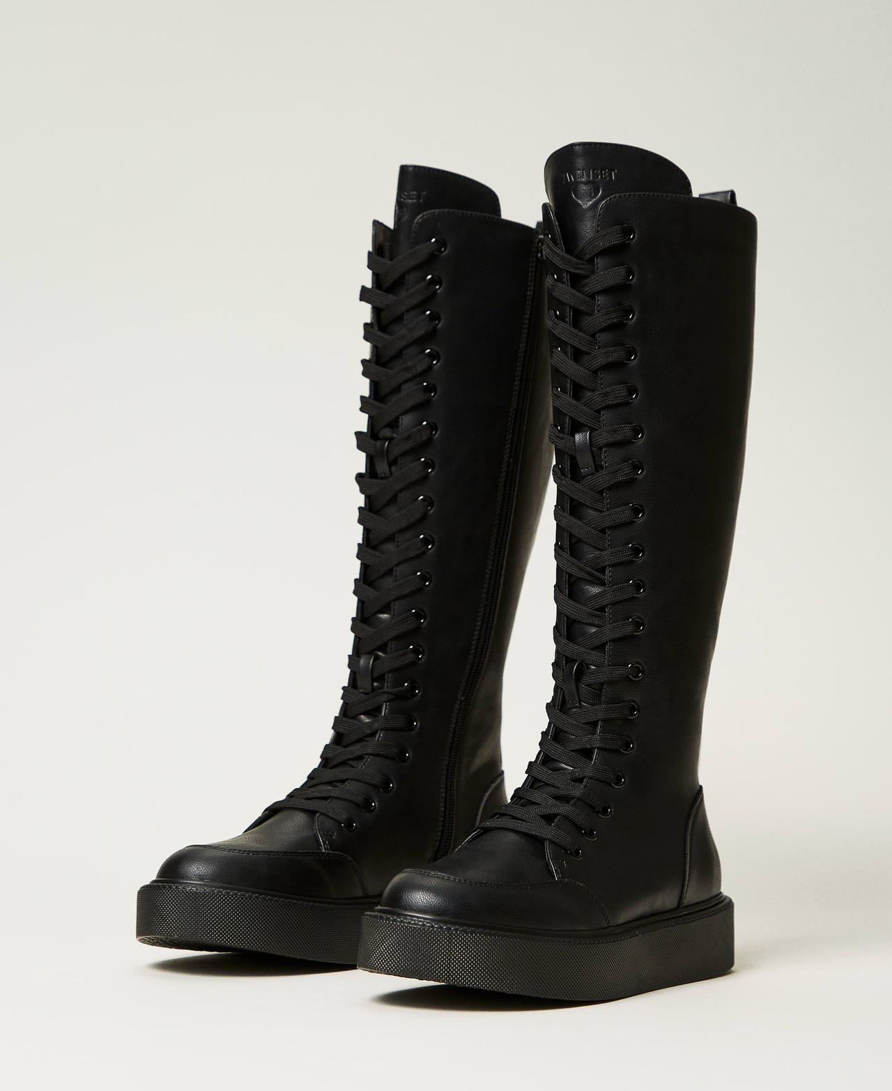 Black laces for trainers hotsell