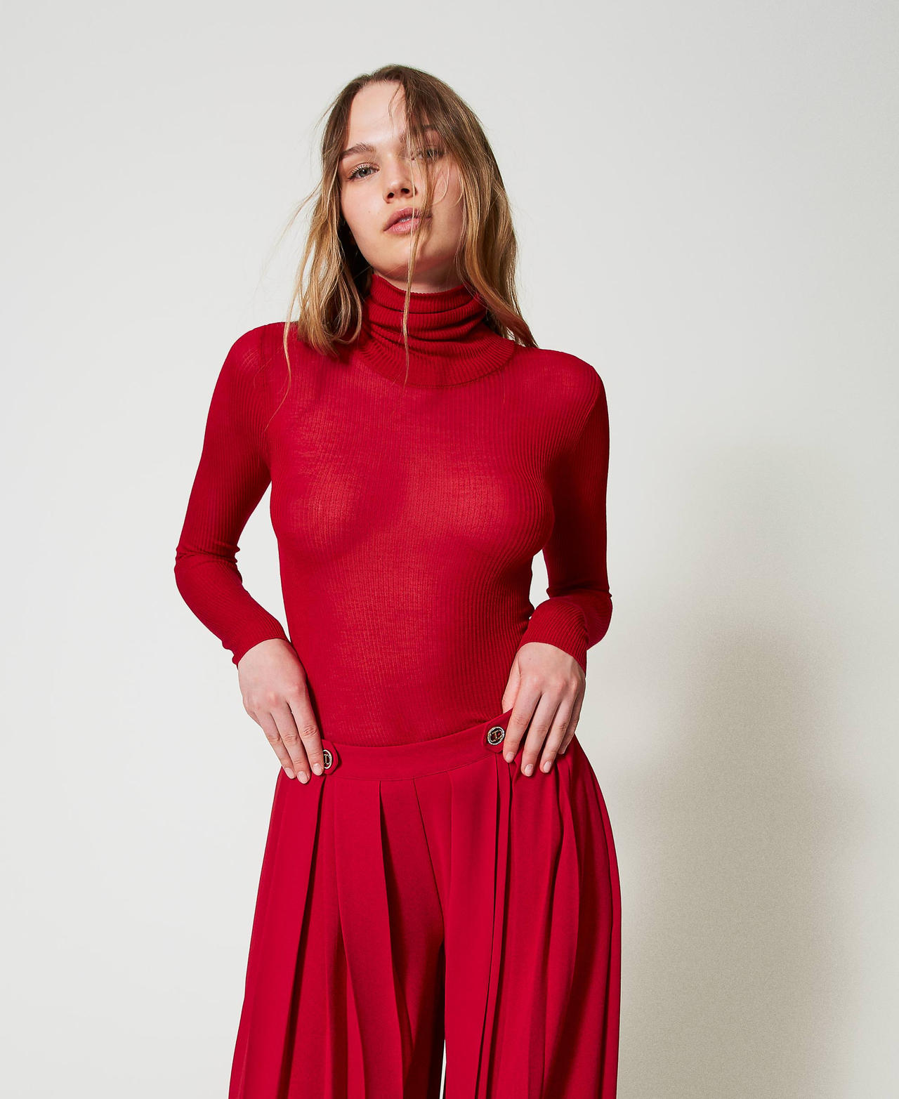 Pull col montant ajusté en viscose Rouge Vénitien Femme 242LL3SAA_00740_02
