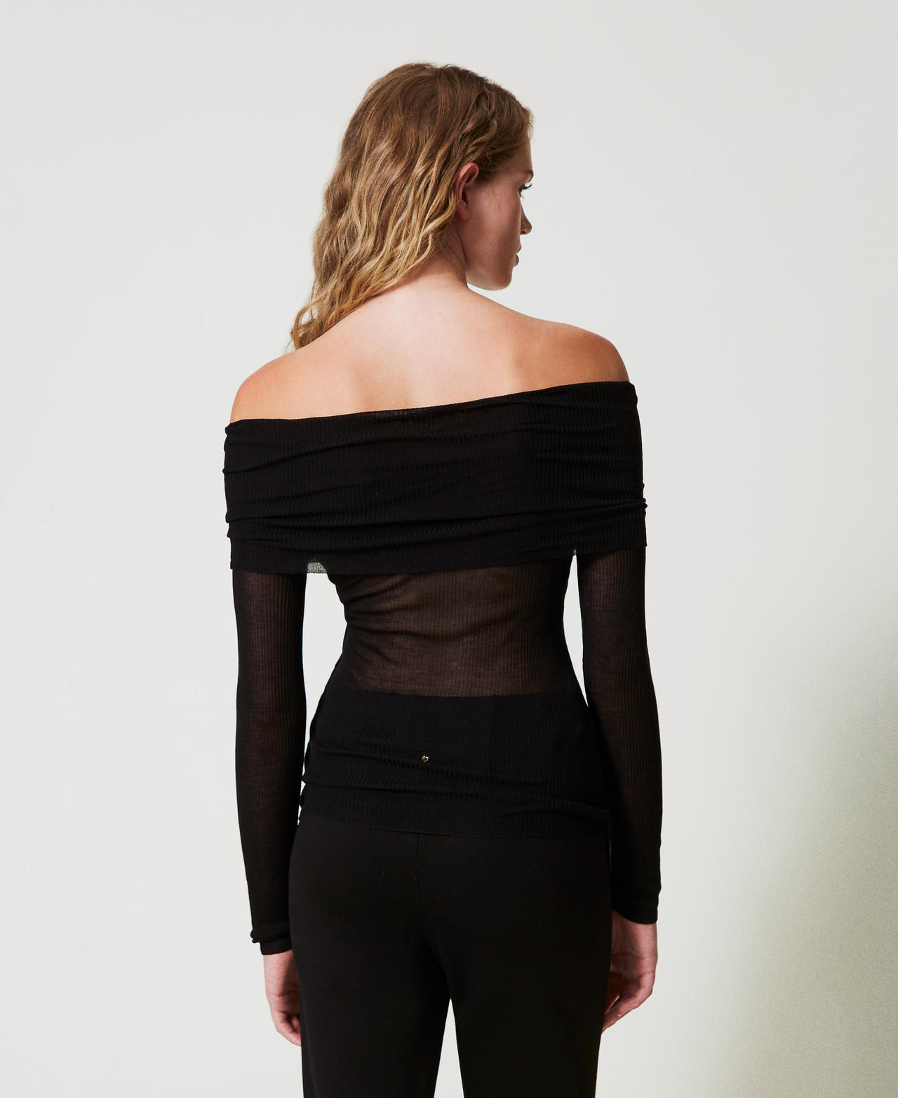 Viscose off-shoulder jumper Black Woman 242LL3SCC_00006_03