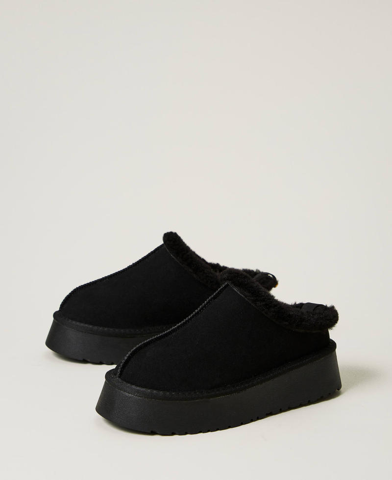 Pantolette mit Pelzimitat Schwarz Frau 242LLT010_00006_02