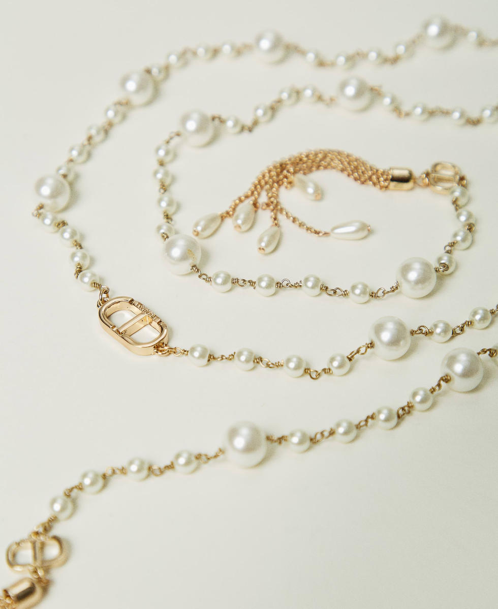 Adjustable necklace with tassels