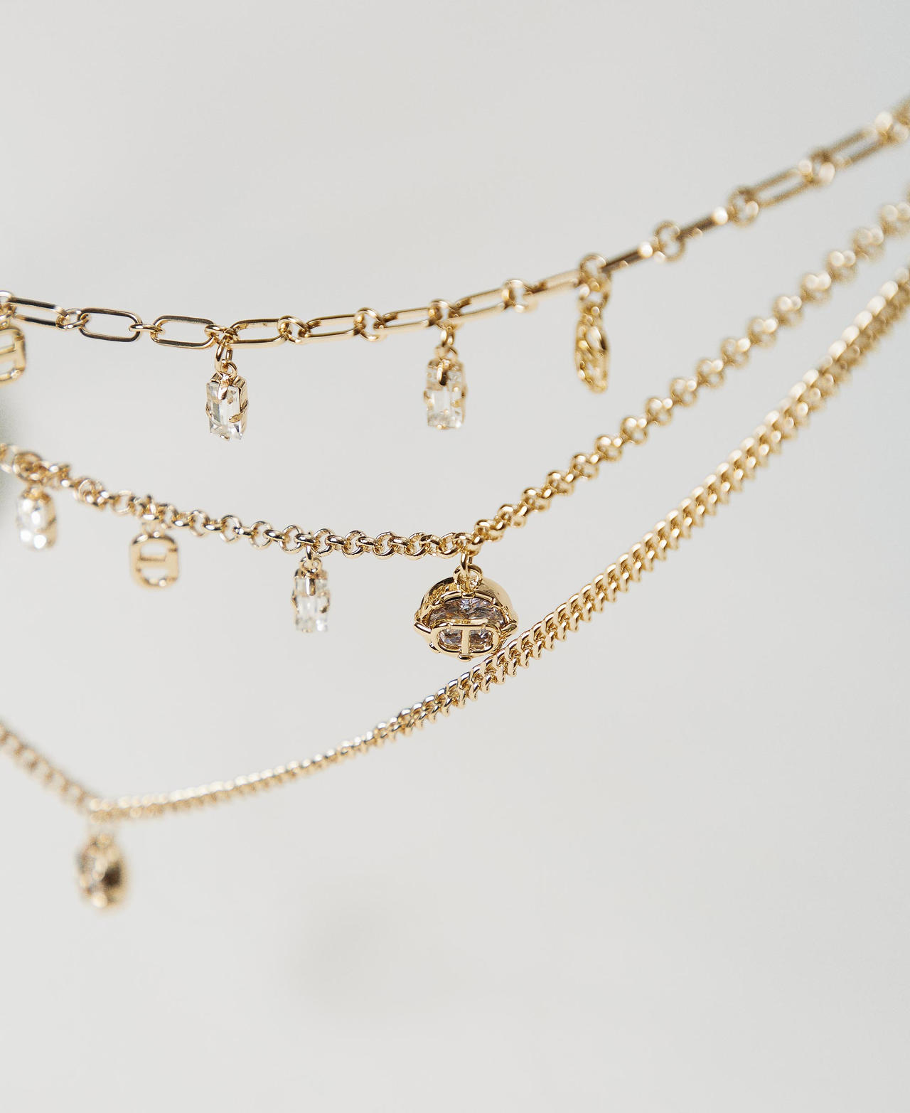 Collana multifilo con pendenti
