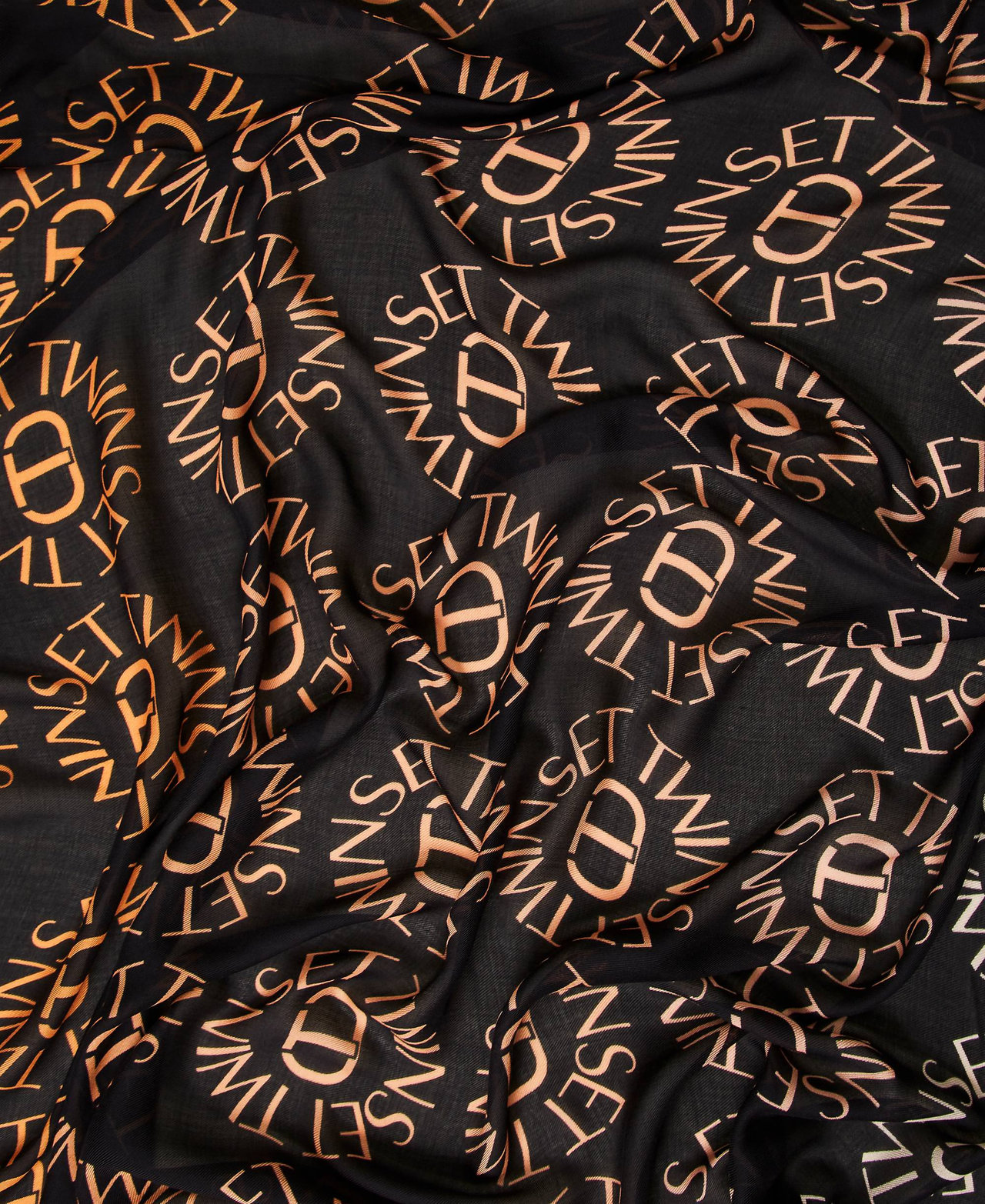 Kefiah with Oval T print and logo