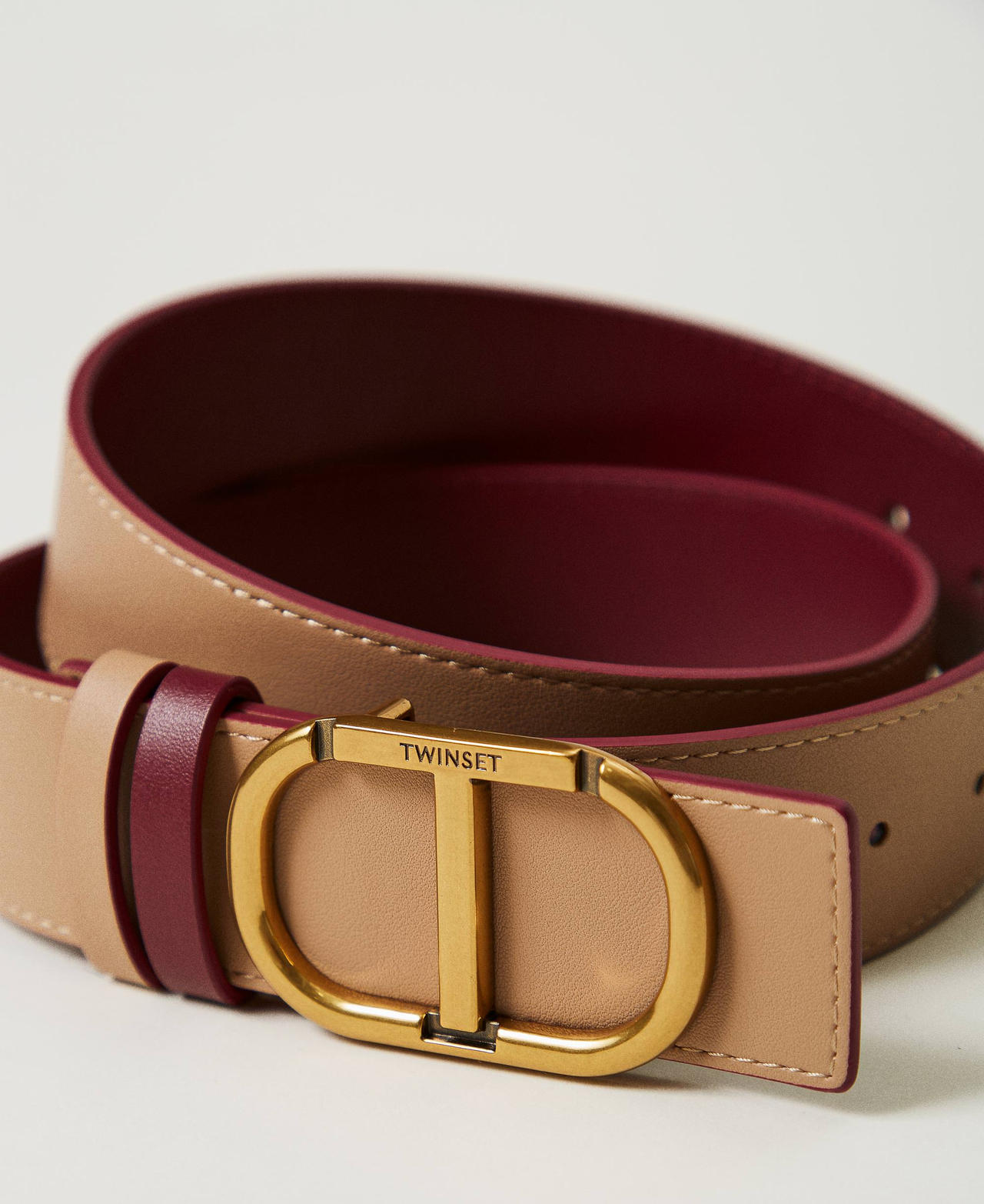 Reversible leather belt with Oval T Two-tone Red Plum / Sandy Brown Woman 242TA4220_11894_03